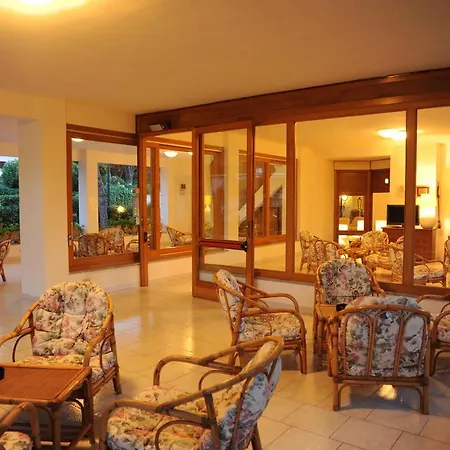 Lilly Hotel 3*